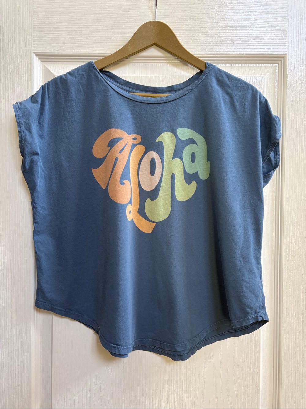 Fighting Eel Women’s Blue Aloha Graphic Tee- XS